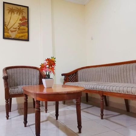 Hotel Nusantara Indah Syariah Yakarta Exterior foto